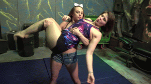 wmwfetishfun.com - Lela Beryl & Maria Jade A Super Sexy Lift & Carry Session! thumbnail